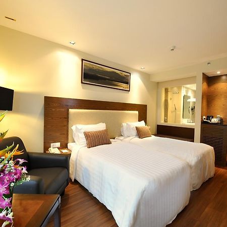 Grand Borneo Hotel Кота-Кинабалу Экстерьер фото