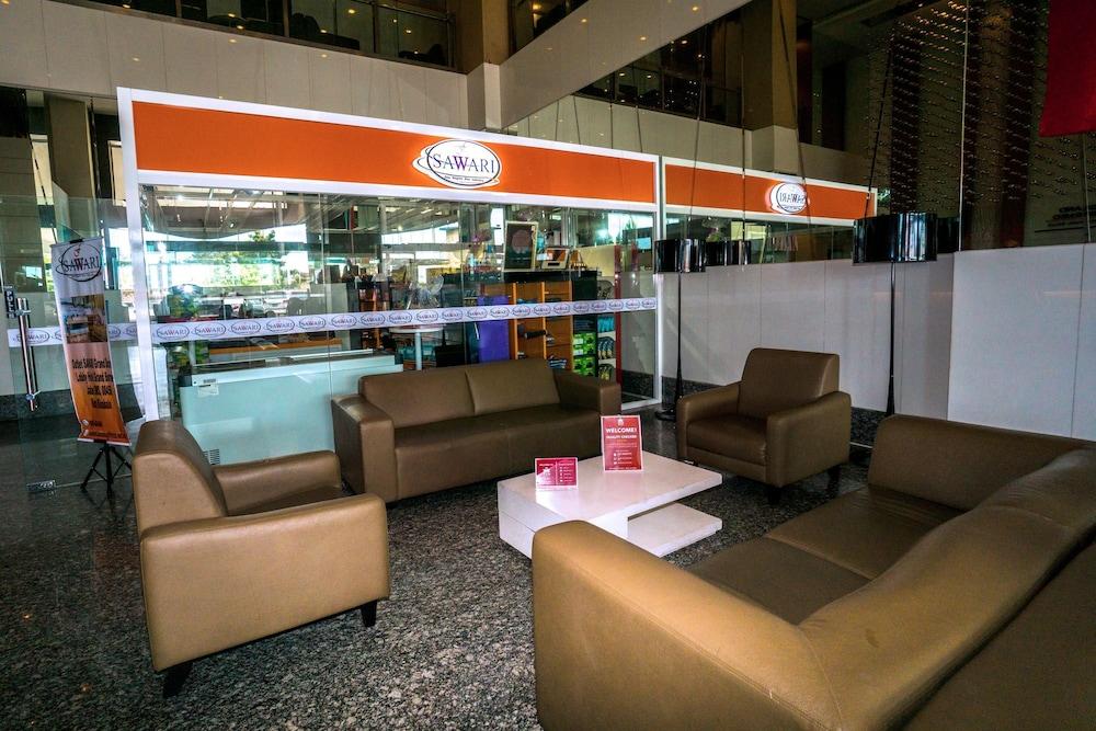 Grand Borneo Hotel Кота-Кинабалу Экстерьер фото
