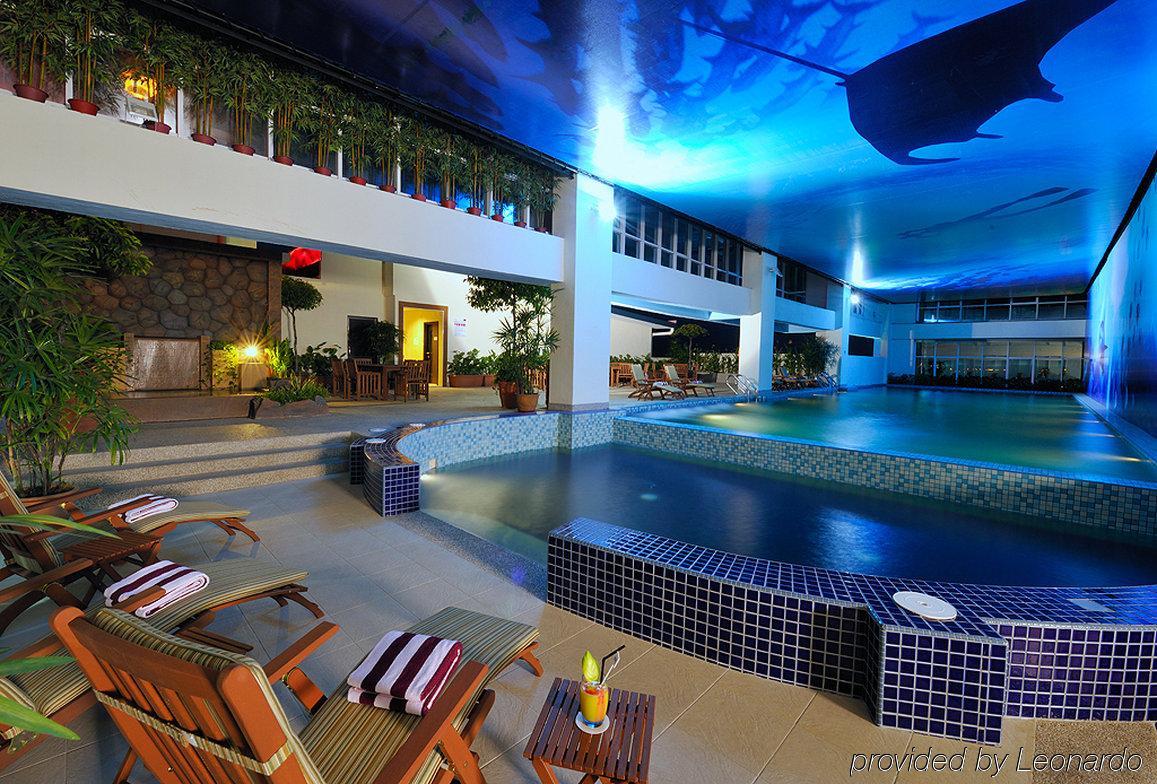 Grand Borneo Hotel Кота-Кинабалу Экстерьер фото