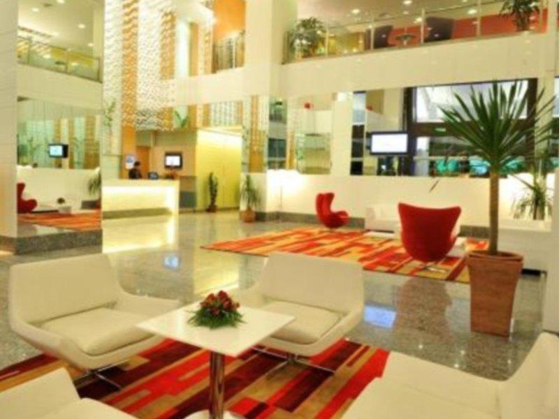 Grand Borneo Hotel Кота-Кинабалу Экстерьер фото