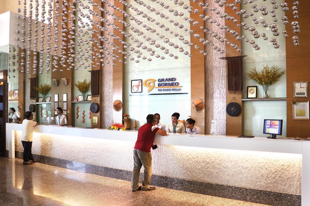 Grand Borneo Hotel Кота-Кинабалу Экстерьер фото