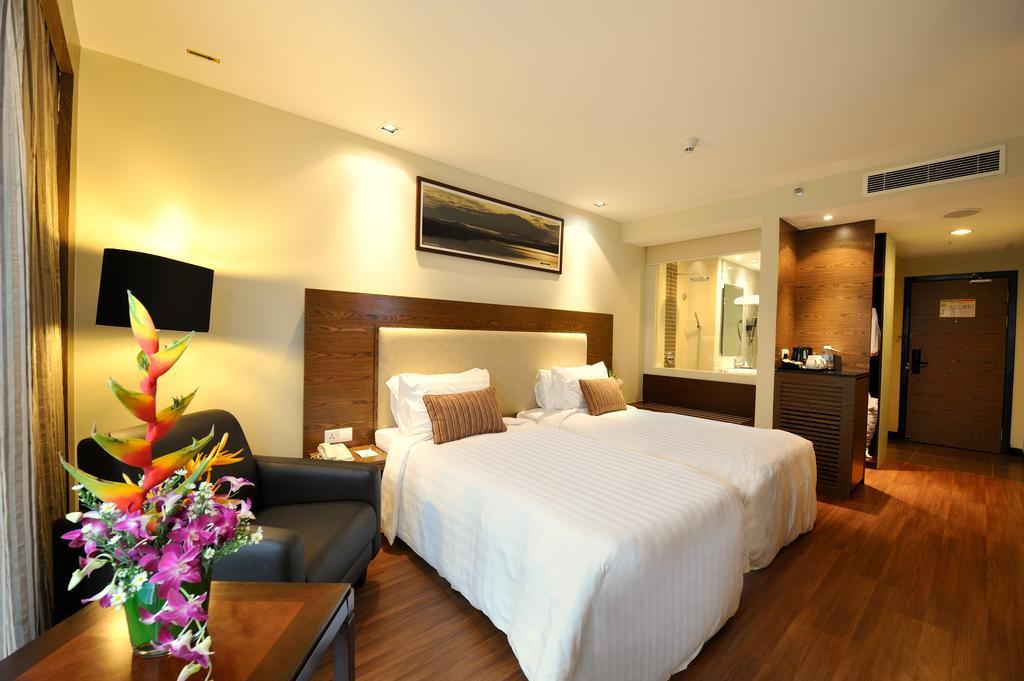 Grand Borneo Hotel Кота-Кинабалу Экстерьер фото